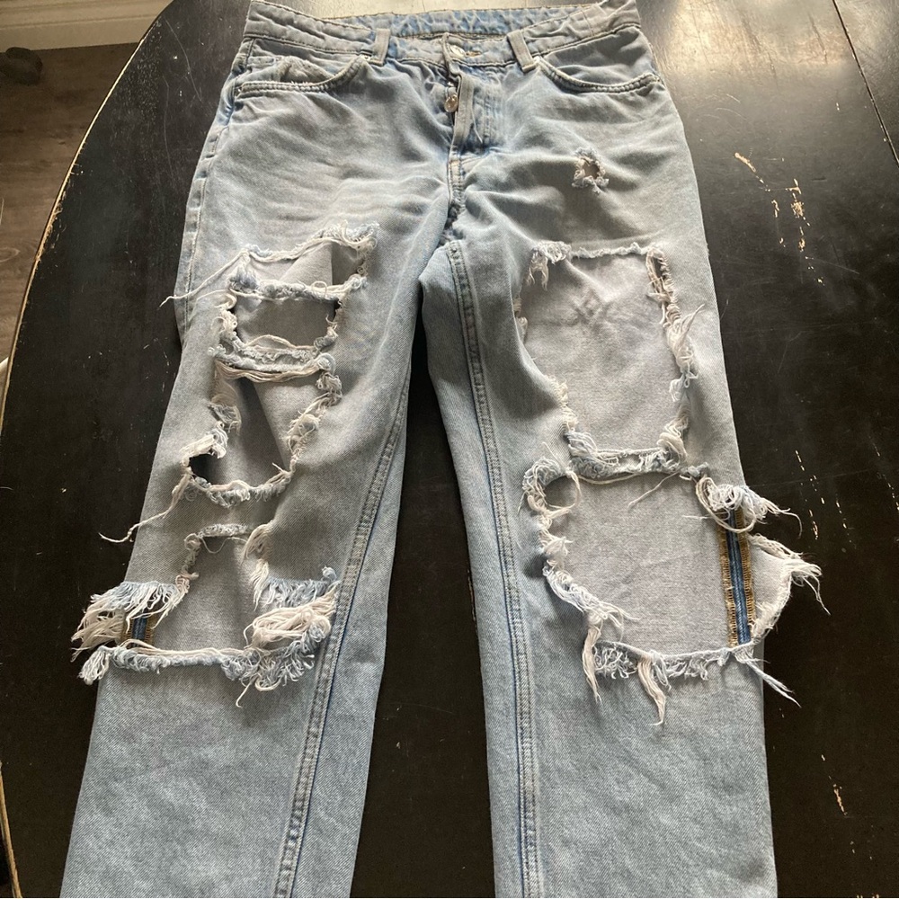 American eagle low rise distressed jeans